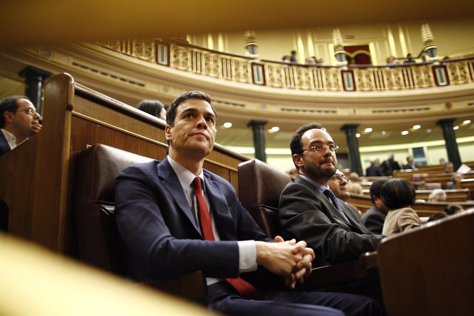 Pedro Sánchez y Antonio Hernando en el Debate del Estado de la Nación