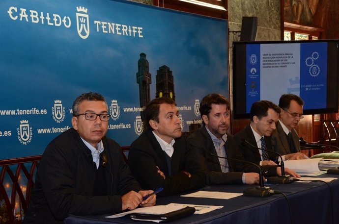 Un instante de la rueda de prensa