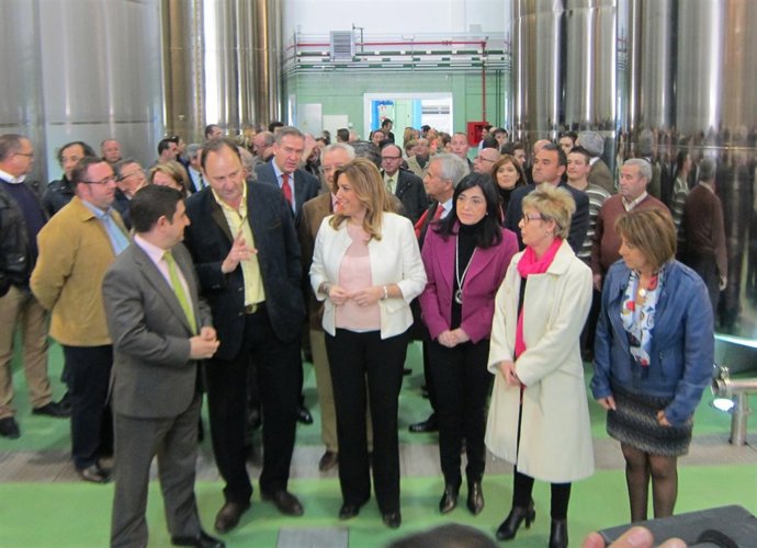 Susana Díaz visita la cooperativa Santa Ana de Torredelcampo (Jaén)