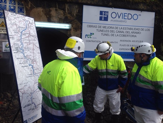 Caunedo visita las obras del canal del Aramo