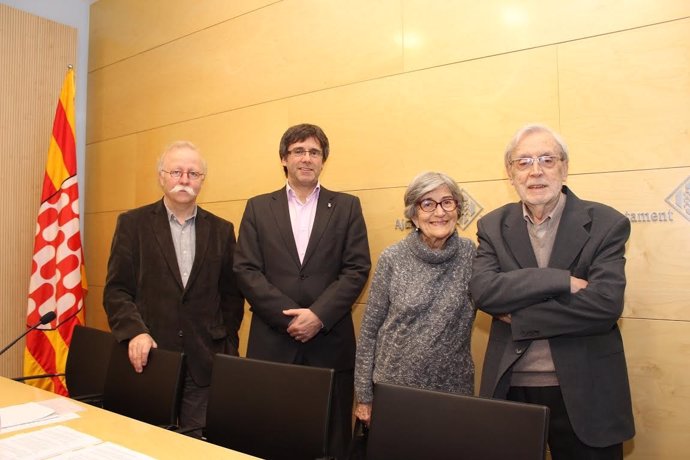 El periodista Narcís-Jordi Aragó y Mercè Huerta ceden su fondo