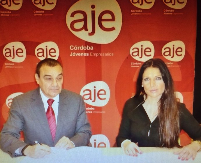 NOTA DE PRENSA. AJE CÓRDOBA FIRMA UN CONVENIO CON SUN AIR ONE ENERGY