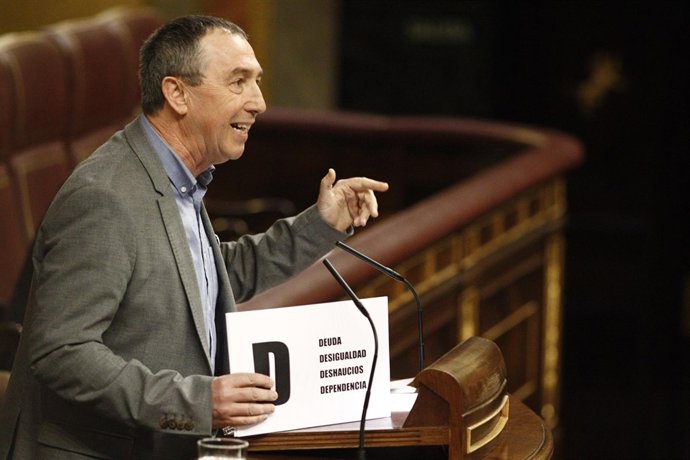 Joan Baldoví antes de desvanecerse en el Debate del estado de la Nación