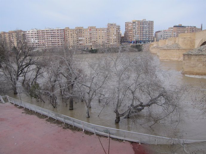 Avenida en el río Ebro