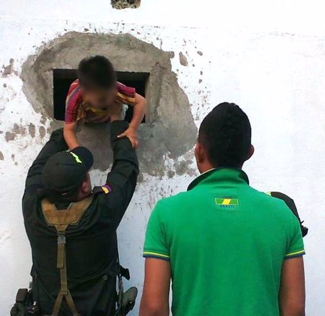 Rescatan a tres menores abandonados en Colombia