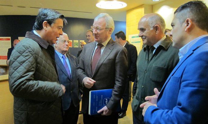 Claver charla con Valcárcel, Garre y Jesús Cano