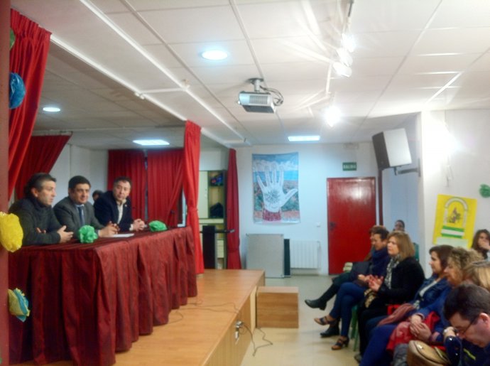 Conferencia de Francisco Reyes en un IES de Navas de San Juan (Jaén)