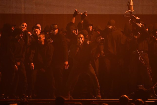 VIDEO: Kanye West estrena All Day en los Brit Awards