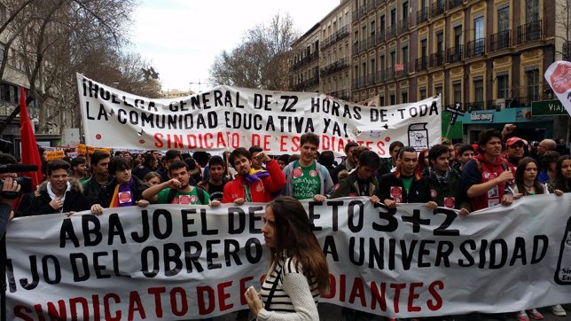 Estudiantes se manifiestan en Madrid por la reforma en la Universidad