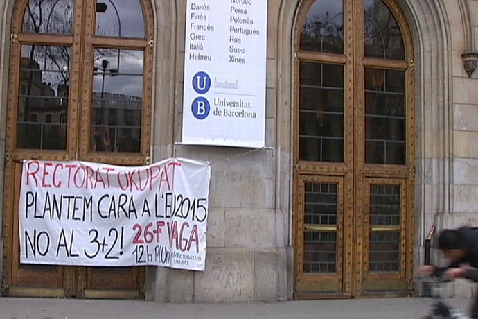 Estudiantes de la UB secundan la huelga
