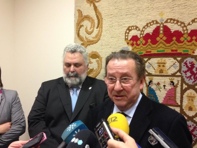 Consejero Emilio de Llera y el fiscal superior, Jesús García Calderón