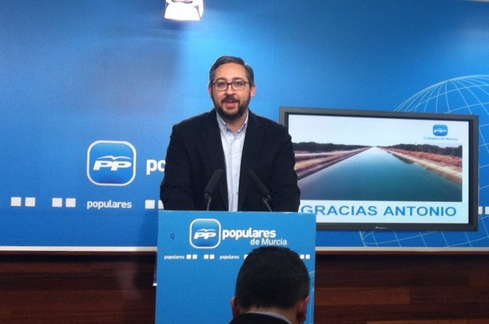 El portavoz del PP regional, Víctor Manuel Martínez