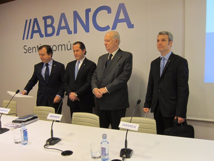 Cúpula directiva de Abanca en la presnetación de resultados de 2014