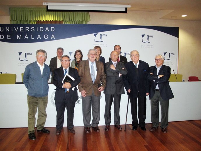 Uma archivo fotográfico internet tecnología centro