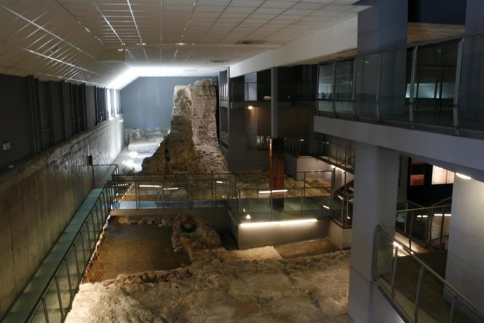 Interior del yacimiento arqueológico 'Puerta de Almería'
