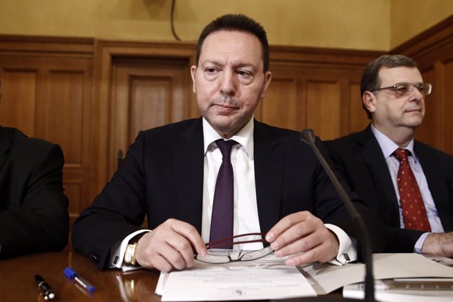 El Banco de Grecia insta al Gobierno a cumplir sus compromisos con la Troika