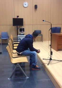 El joven acusado, durante el juicio