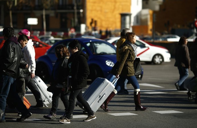 Viajeros en la estación de tren de  Atocha
