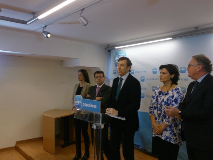 Hernando, en rueda de prensa en Almería
