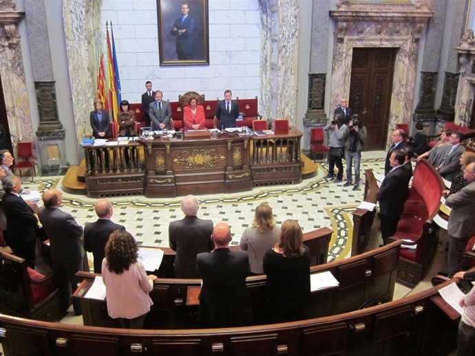 Minuto de silencio por Pere maria Orts en el Ayuntamiento