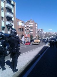 La grúa derriba el edificio de Ofelia Nieto
