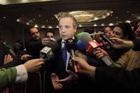 Carmona acusa a Botella de dejar en la calle a los vecinos de Ofelia Nieto y pide soluciones "inmediatas" para ellos