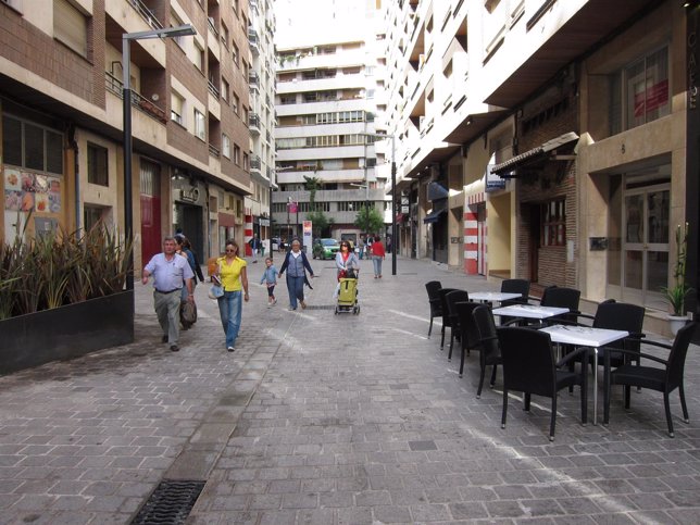 La calle Saturnino Ulargui, renovada