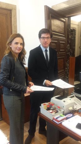 Los diputados del PSOE Juan Moscoso y Susana Sumelzo 