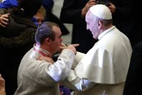 El Papa insta a crear cooperativas para promover "la economía de la honestidad"