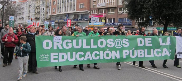 Manifestación en Santander en defensa de la educación pública