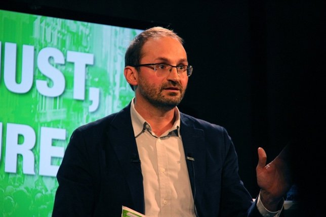 Joan Herrera.