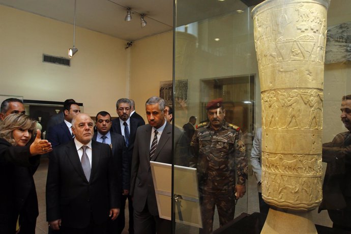 Al Abadi en la inauguración del museo de Bagdad