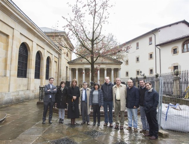 Delegación de Chile visita Casa de Juntas de Gernika.