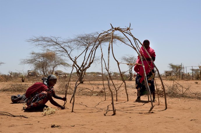 Refugiadas Somalíes En El Campo De Dagahaley (Kenia)