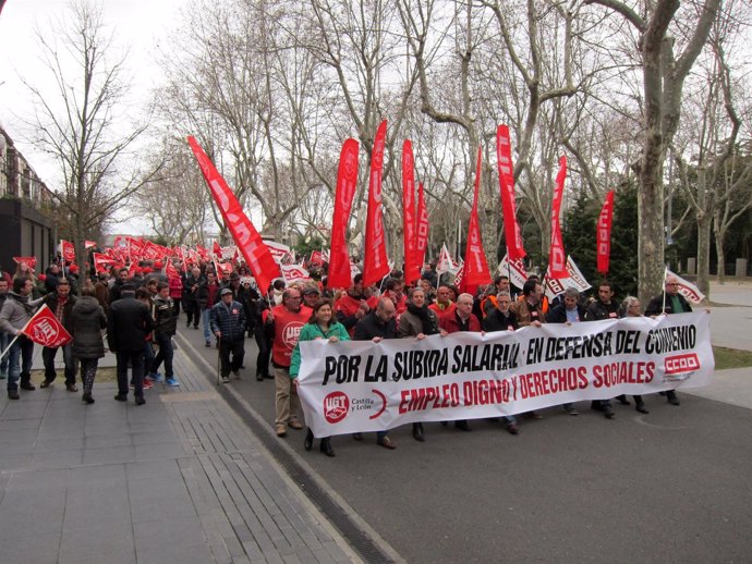 Manifestación en Valladolid por la subida salarial y el empleo digno