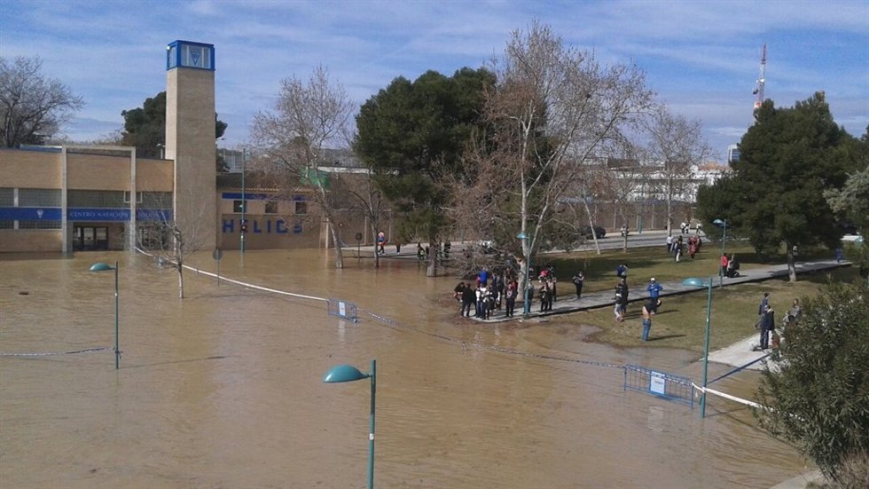 La crecida del Ebro llega a Zaragoza.