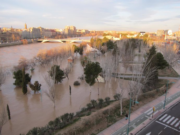 La crecida del Ebro en la capital aragonesa.