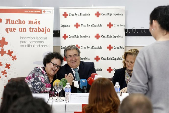  Zoido, Junto A Amalia Gómez Durante La Clausura Del Curso