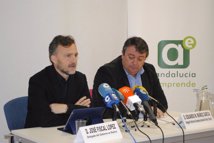 El delegado de la Junta en Huelva, José Fiscal, y el delegado de Empleo. 