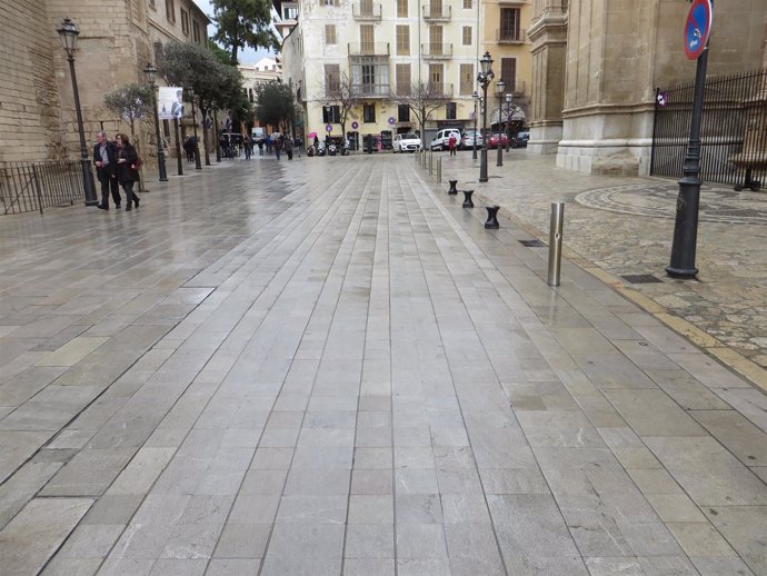 Pavimento de piedra en la calle Palau Reial de Palma