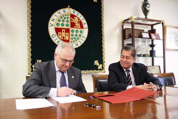 Convenio entre la Universidad de Jaén y el Tribunal Constitucional de Perú