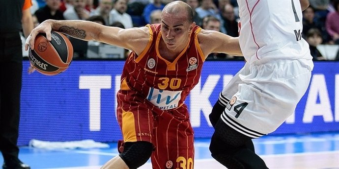 Carlos Arroyo abandona el Galatasaray