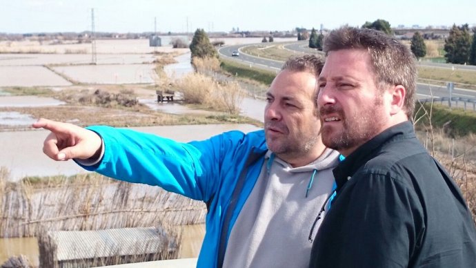 Soro visita las zonas afectadas por la crecida del Ebro