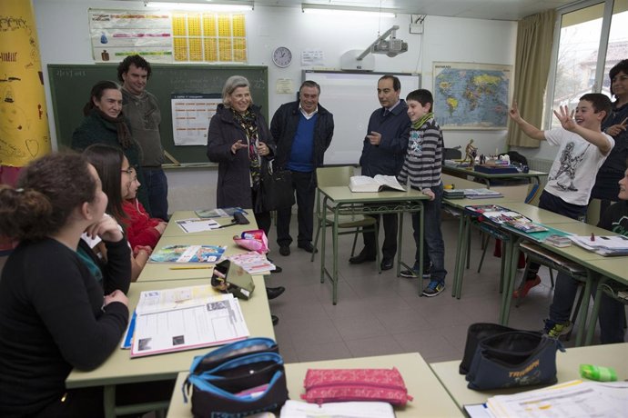 El consejero visita el colegio Pumalverde