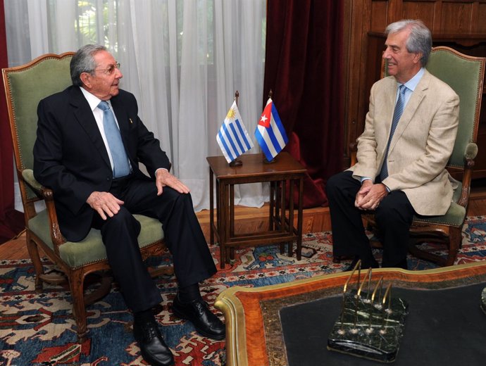 Raúl Castro y Tabaré Vázquez se reúnen en Montevideo