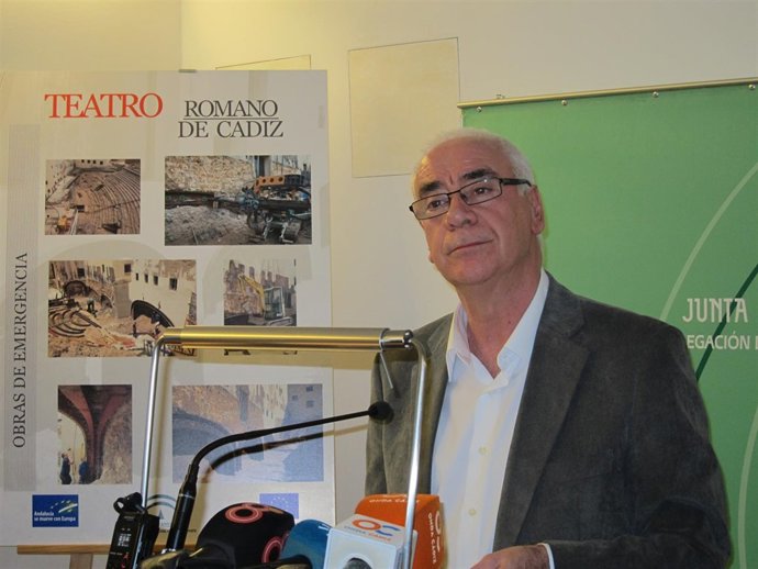 Alonso en declaraciones a los medios en Cádiz