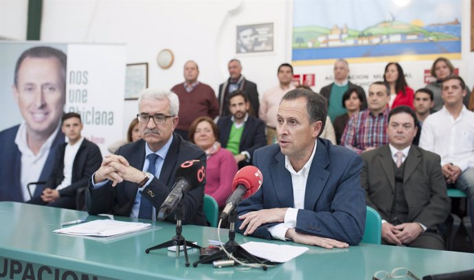 Jiménez Barrios y José María Román, candidato del PSOE a la Alcaldía de Chiclana