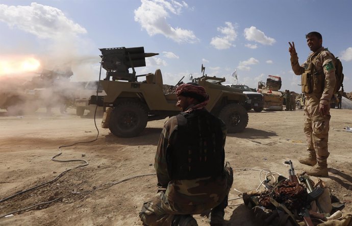 Las fuerzas internacionales lanzan ataques aéreos contra el Estado Islámico