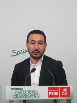 López Gil en rueda de prensa