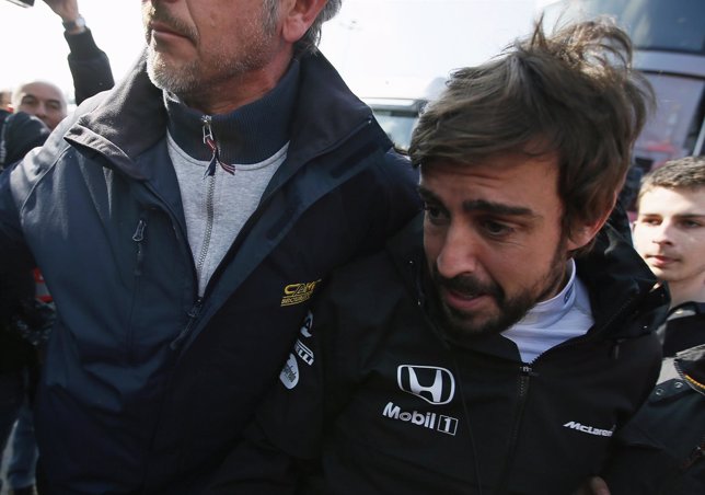 Fernando Alonso sufre un accidente en Montmeló